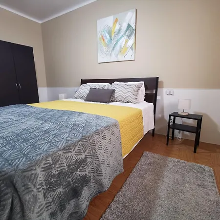 Quarto em Acomodações Particulares Viegas *