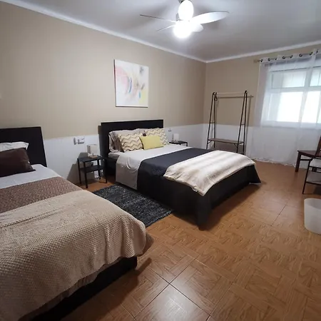 Quarto em Acomodações Particulares Viegas Açores