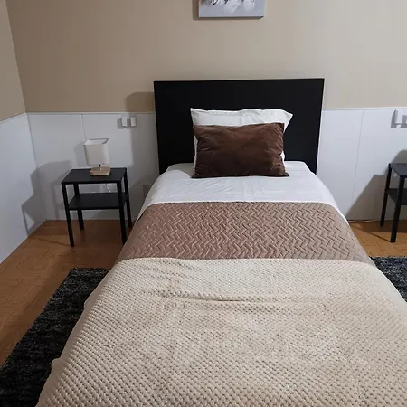 Quarto em Acomodações Particulares Viegas *